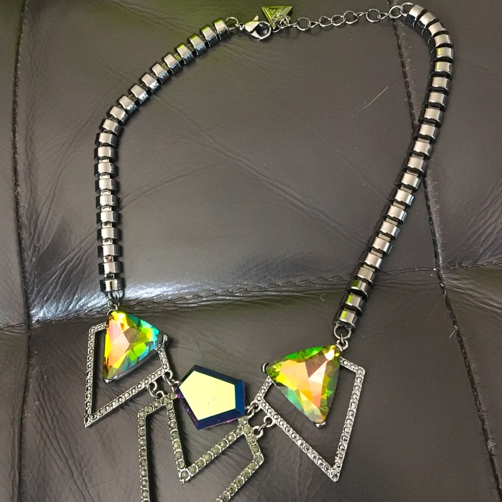 GUESS Crystal Necklace 🌸